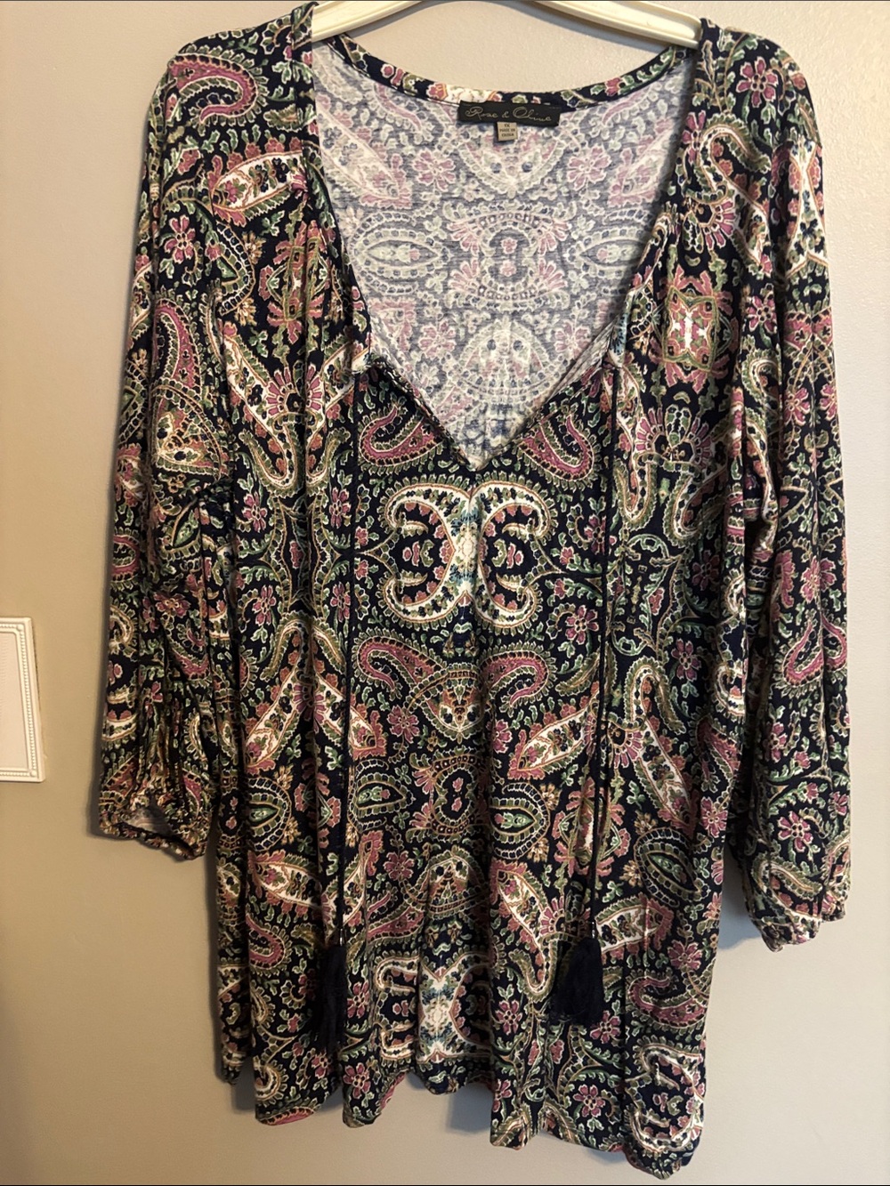 Floral Paisley V-Neck Women’s Tunic Top in Black and Pink